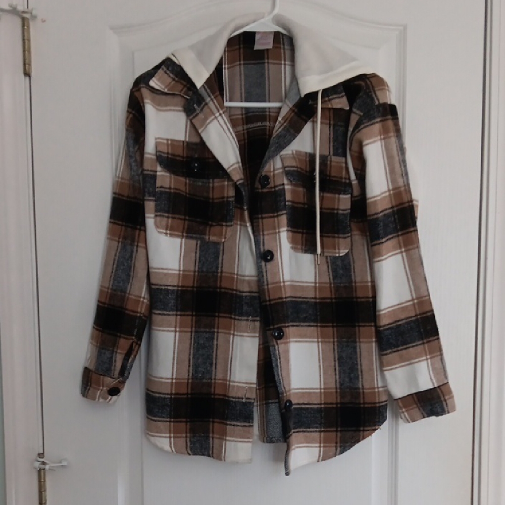 No Boundaries Plaid Buttom Up Flannel With Hood - Women sz S
